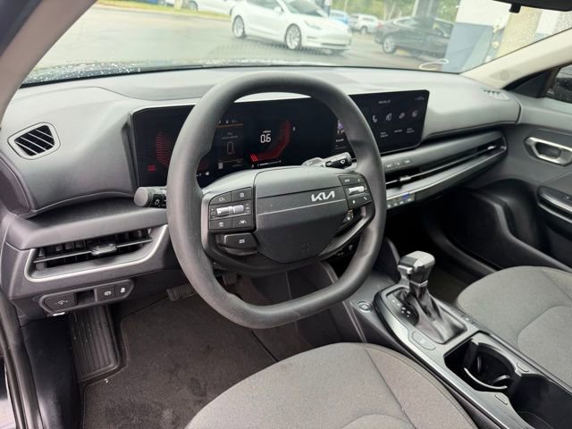 Used 2025 Kia K4 LXS image 11