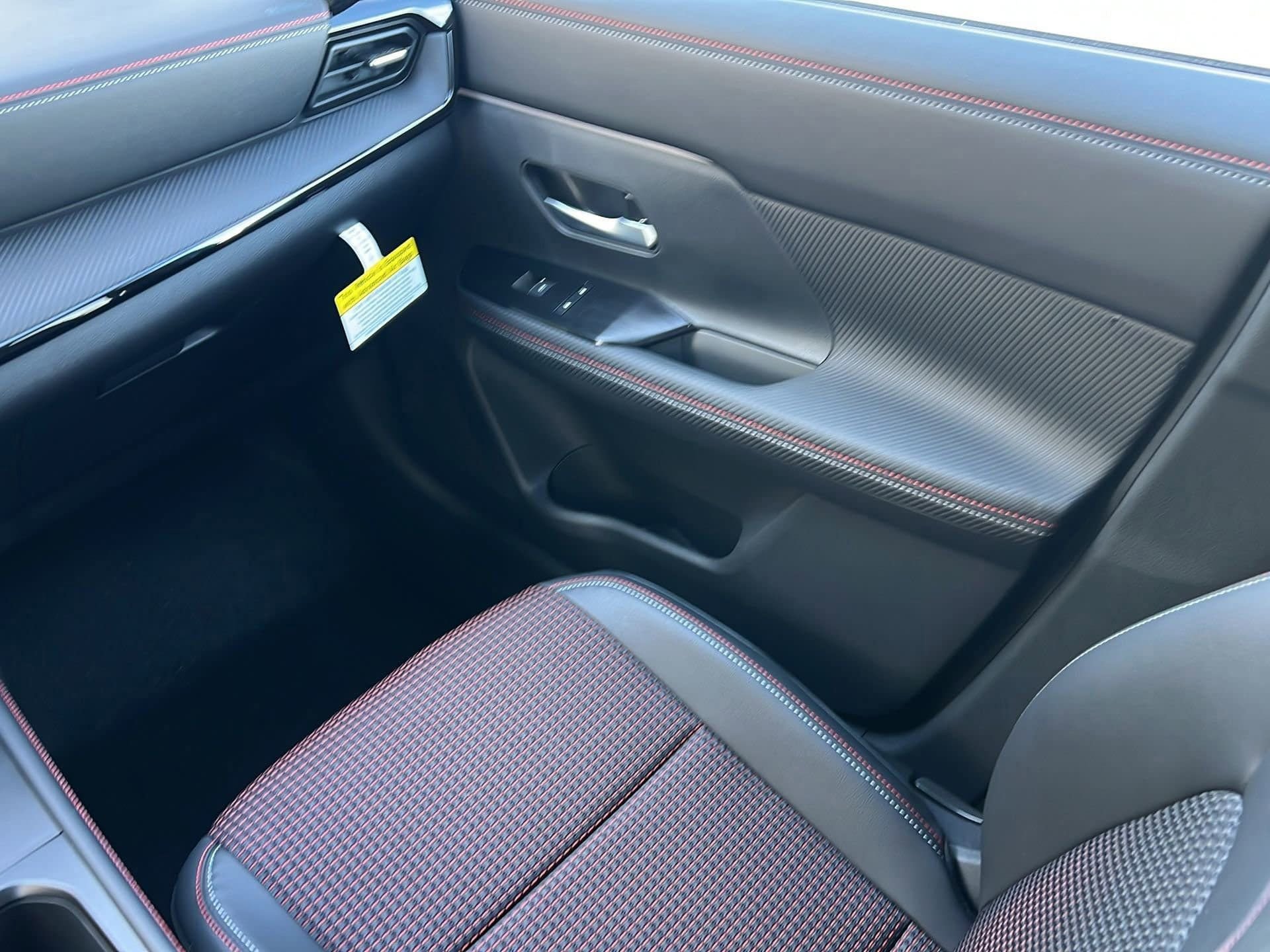 New 2026 Nissan Kicks SR w/ Cold Weather Package FWD image 15