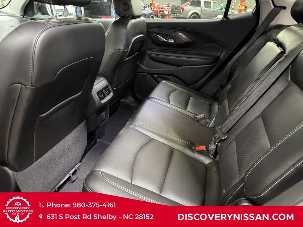 Used 2024 GMC Terrain SLT AWD/4WD image 31