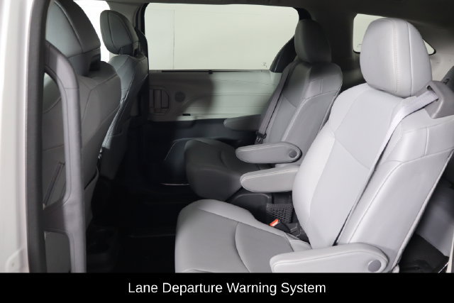 Used 2024 Toyota Sienna XLE AWD/4WD image 16