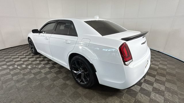 Used 2021 Chrysler 300 Touring w/ Sport Appearance Package RWD video 4