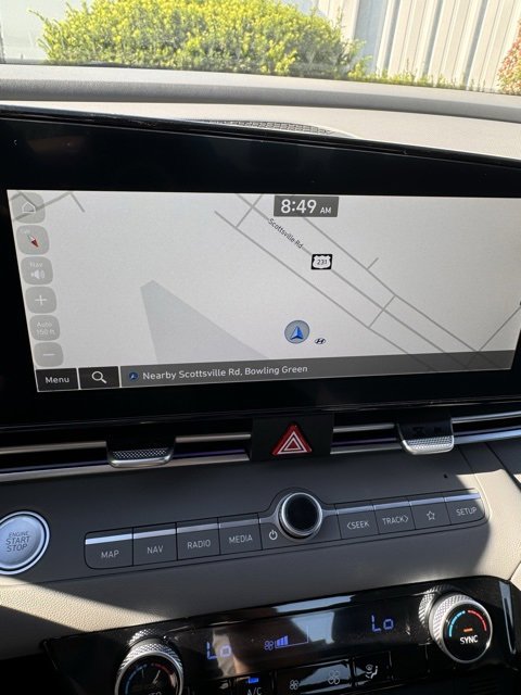 Used 2025 Hyundai Elantra SEL image 19