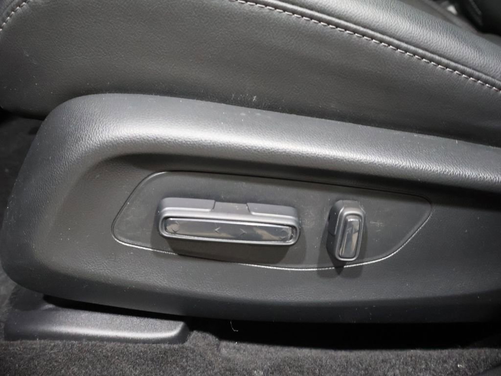 Used 2025 Honda HR-V EX-L image 12