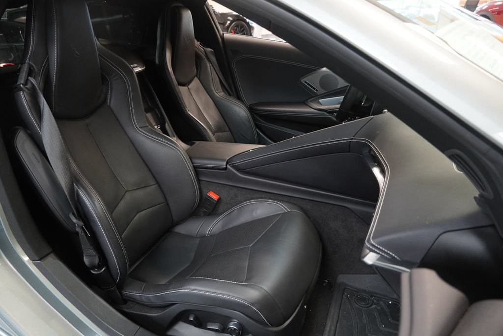 Used 2022 Chevrolet Corvette Stingray Preferred Cpe w/ Battery Protection Package RWD image 28
