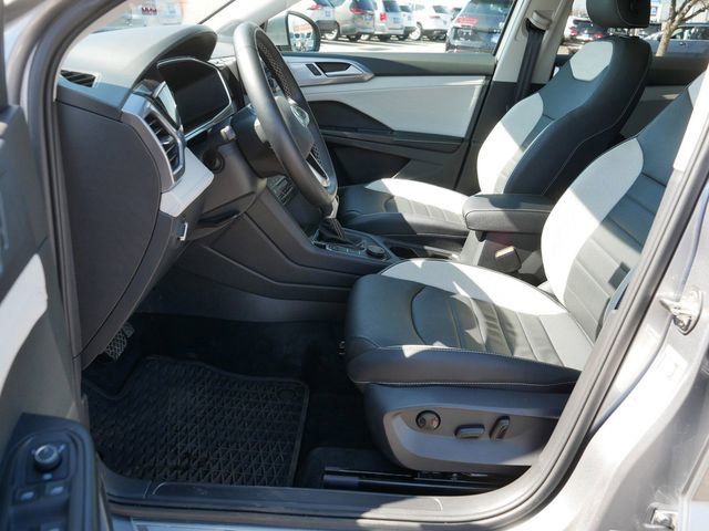 Certified 2025 Volkswagen Taos SEL AWD/4WD image 13