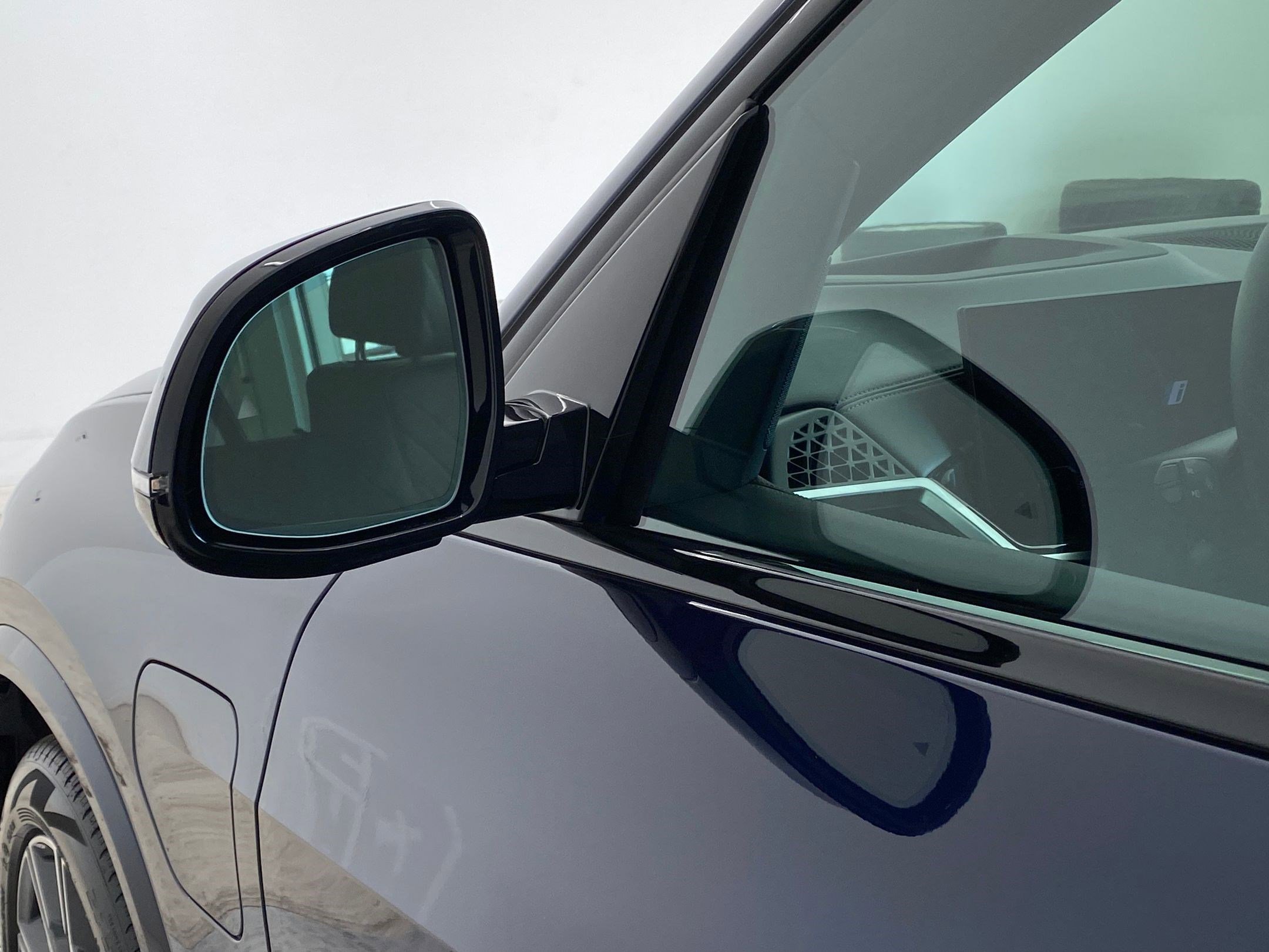 New 2026 BMW X5 xDrive50e w/ Executive Package image 24