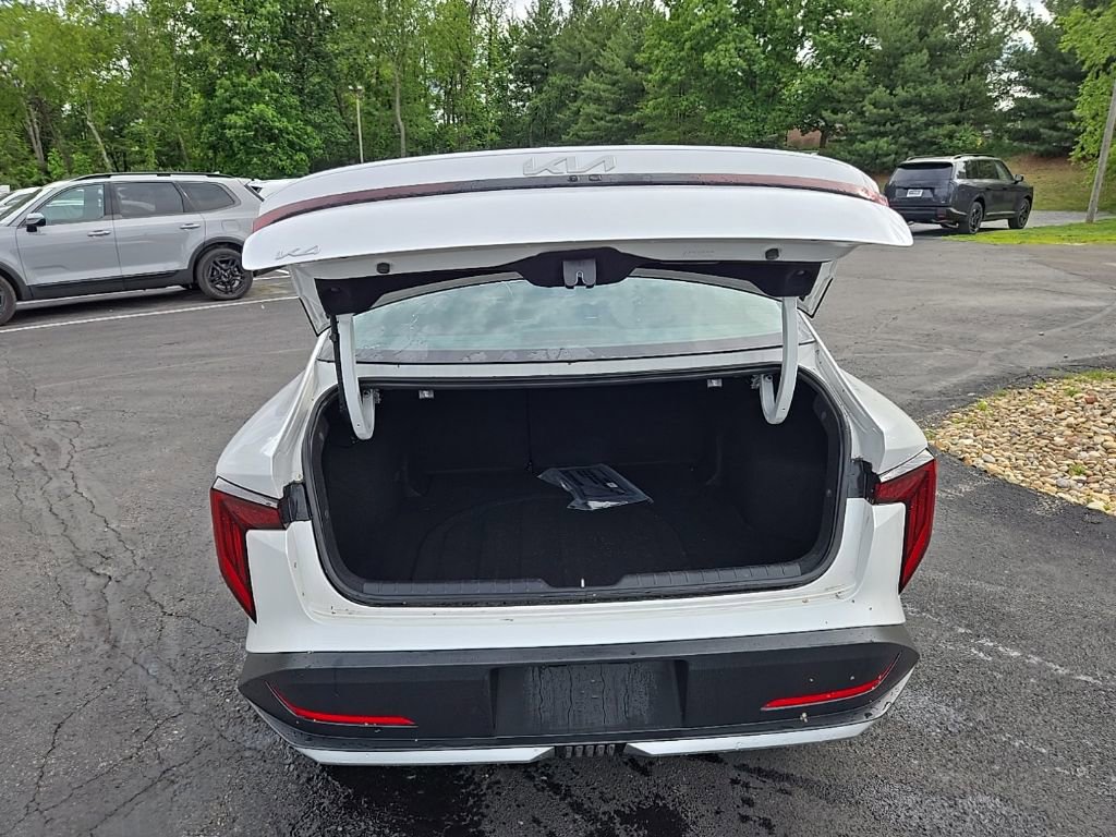 Certified 2025 Kia K4 FWD image 32