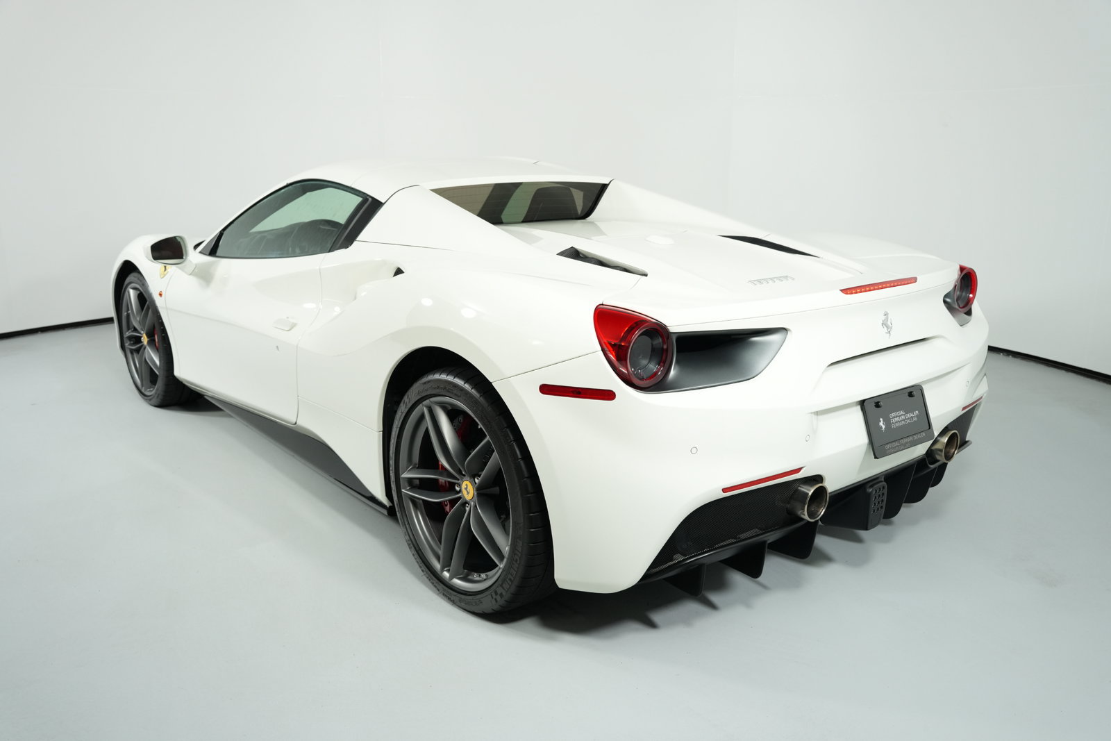 Certified 2017 Ferrari 488 Spider RWD image 11