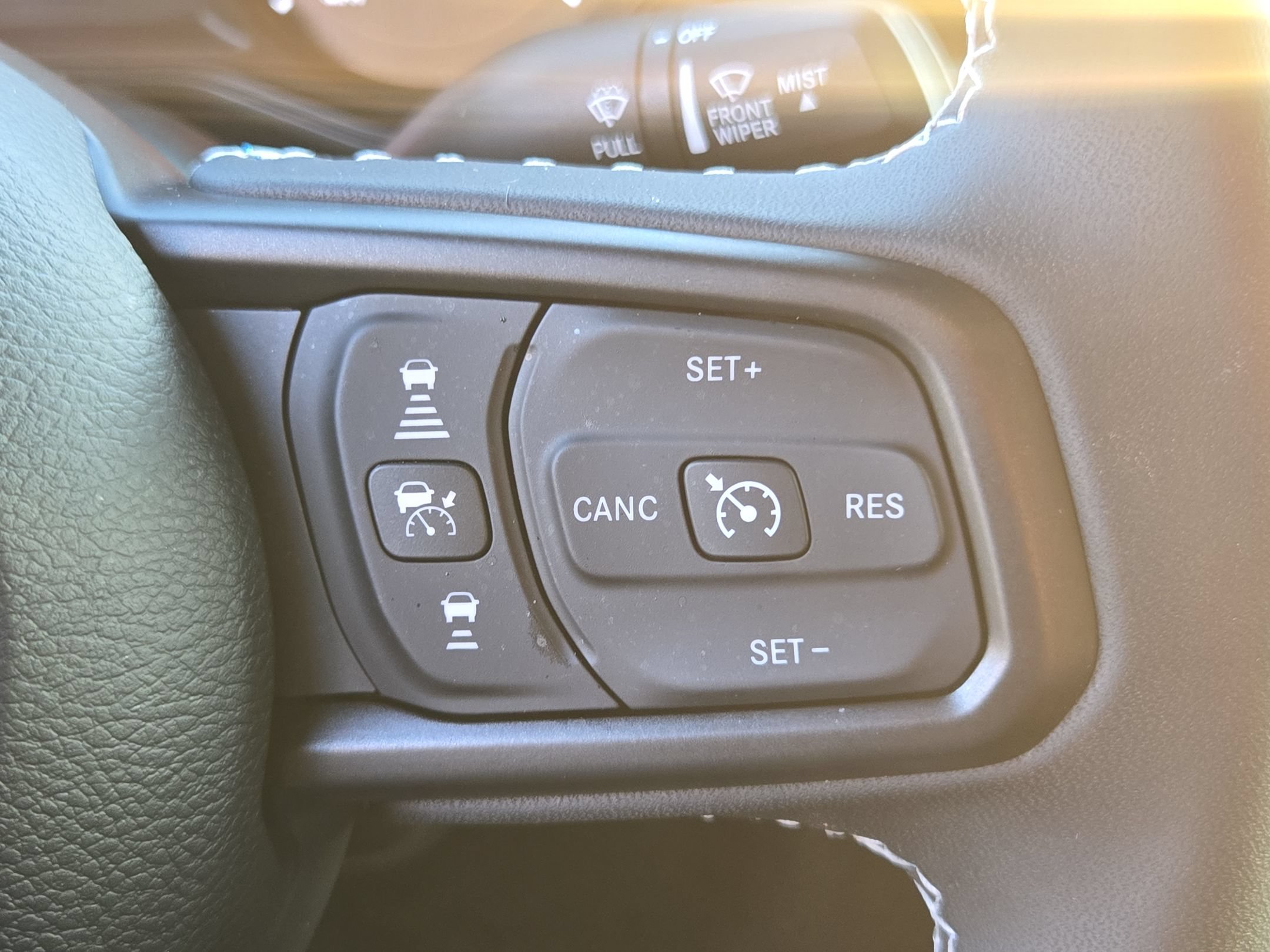Used 2025 Jeep Gladiator Sport AWD/4WD image 23