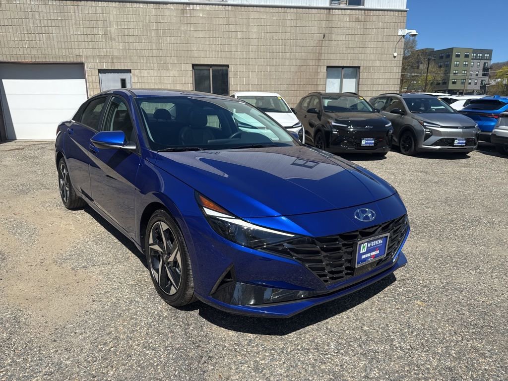 Certified 2023 Hyundai Elantra Limited FWD image 9