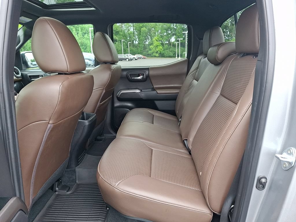 Certified 2023 Toyota Tacoma Limited AWD/4WD image 10