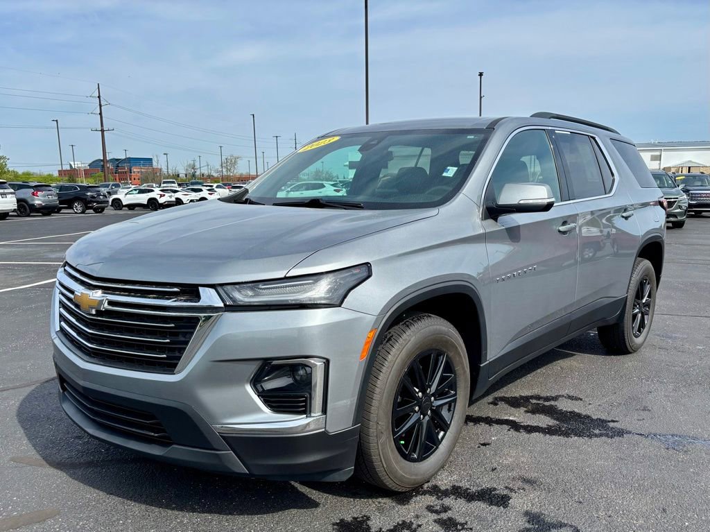 Used 2023 Chevrolet Traverse LT w/ LPO, Floor Liner Package FWD image 3