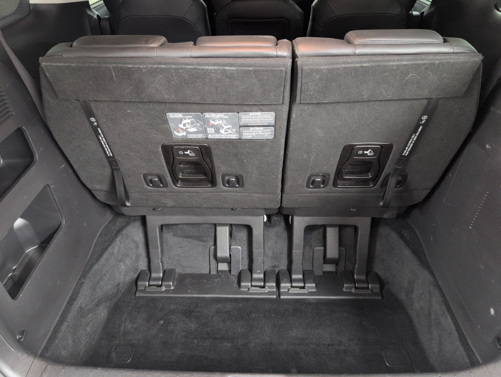 Used 2024 Kia Carnival EX FWD image 20