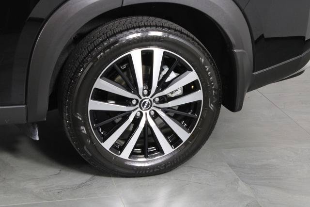 Certified 2025 Nissan Pathfinder Platinum w/ Black Appearance Package FWD image 15