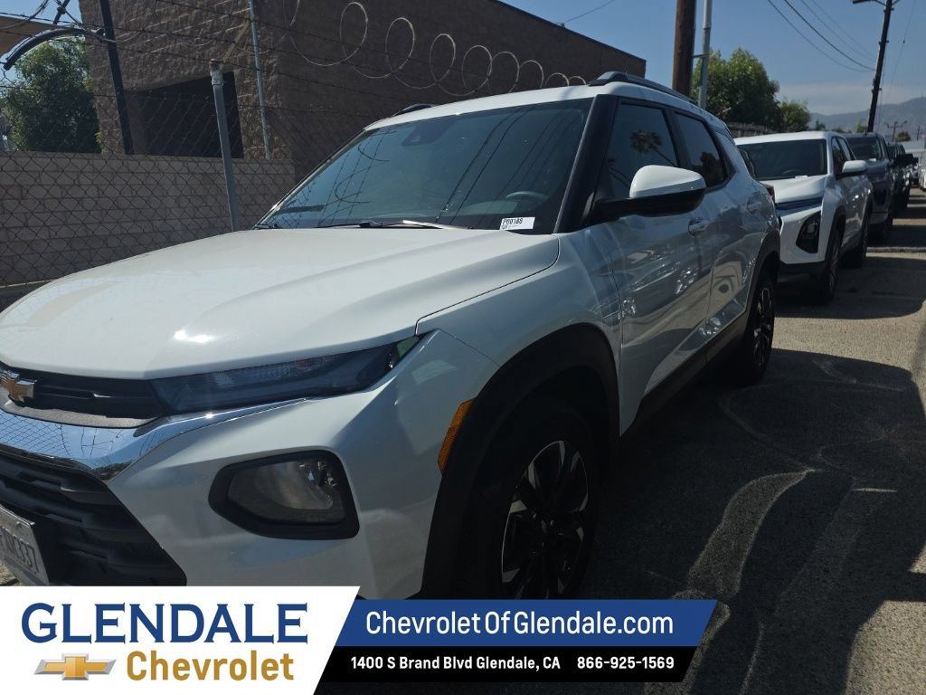 Certified 2023 Chevrolet TrailBlazer LT w/ Convenience Package FWD image 3