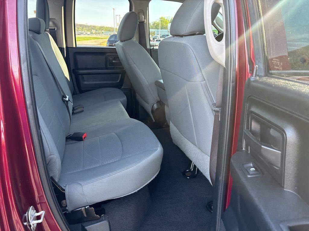 Used 2017 RAM 1500 Express w/ Express Value Package AWD/4WD image 12
