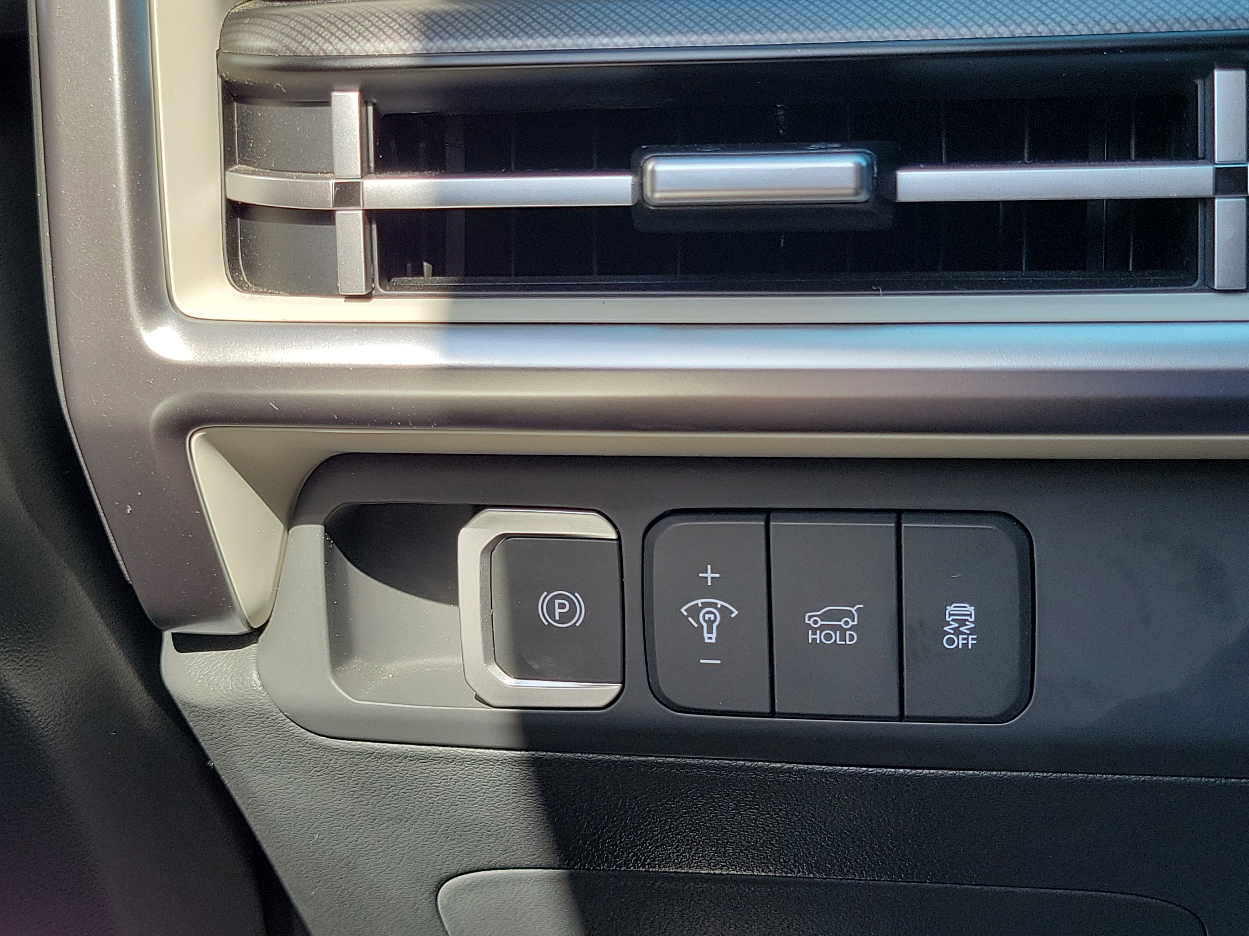 Certified 2025 Hyundai Santa Fe SEL FWD image 13