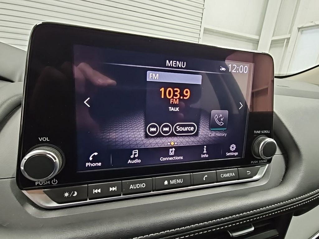 Used 2024 Nissan Rogue SV image 14