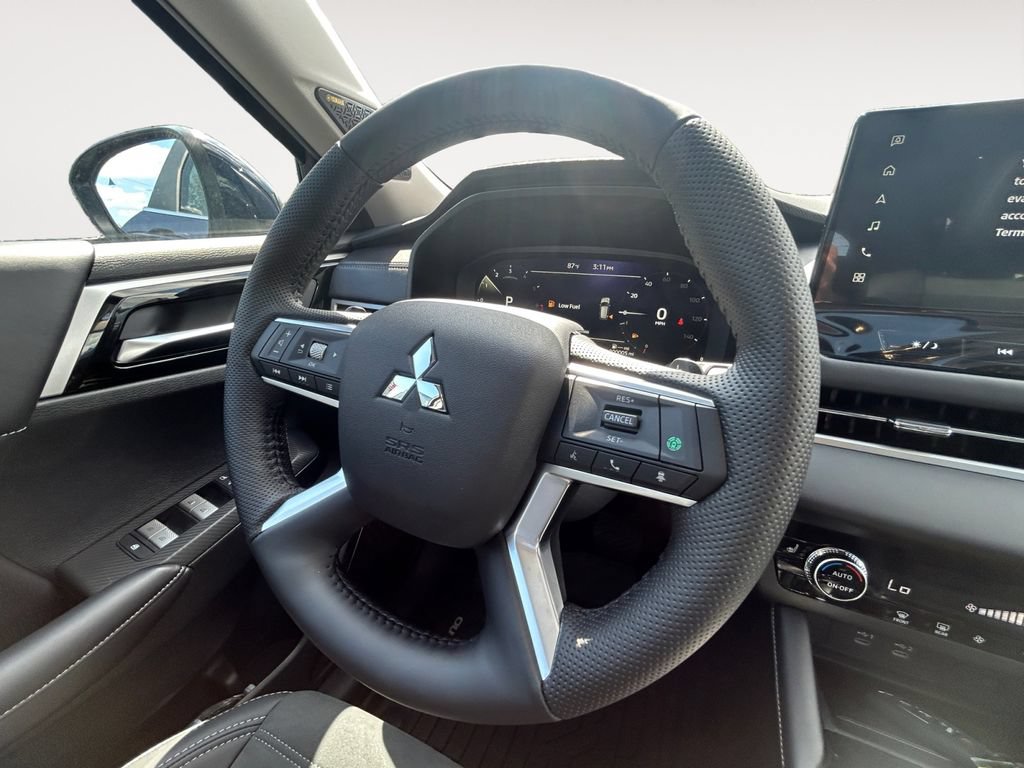 New 2026 Mitsubishi Outlander SE FWD image 12