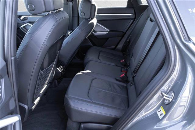 Used 2025 Audi Q3 2.0T Premium image 21