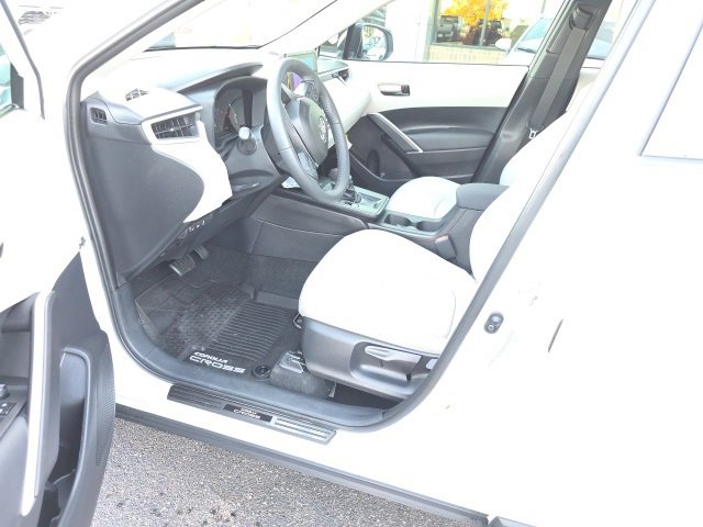 New 2026 Toyota Corolla Cross LE image 9