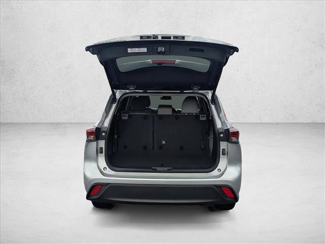 Certified 2024 Toyota Highlander LE image 6