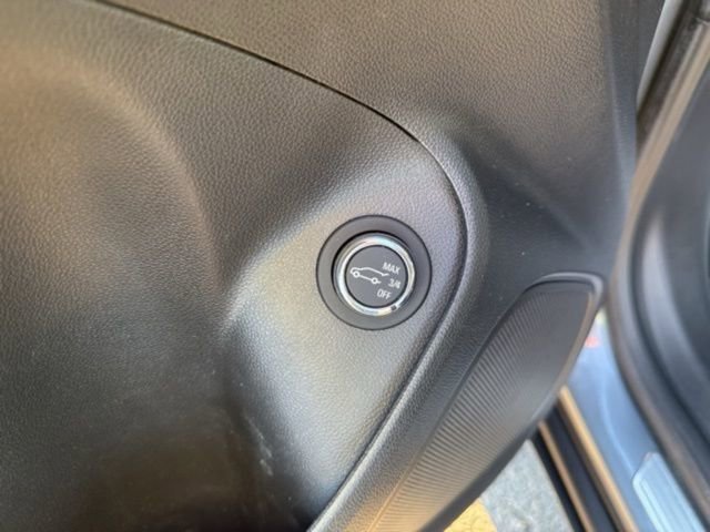 Used 2022 Buick Encore GX Select FWD image 33