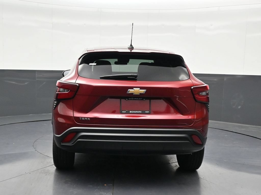 Used 2024 Chevrolet Trax LS FWD image 4
