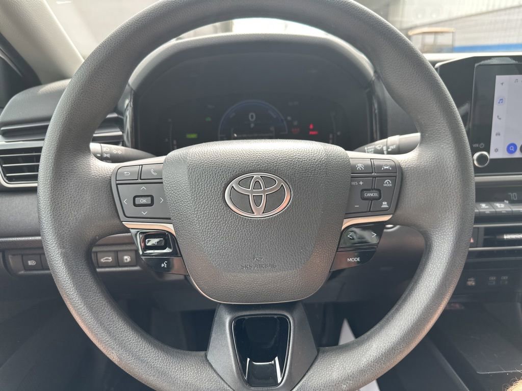 Used 2025 Toyota Camry LE image 16