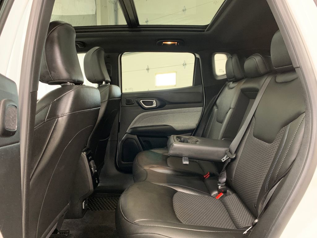 Used 2025 Jeep Compass Latitude w/ Sun & Sound Group image 18
