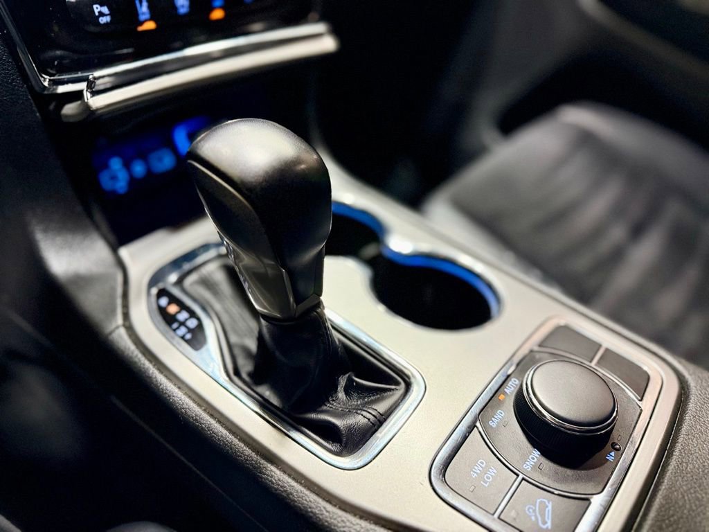 Used 2022 Jeep Grand Cherokee Laredo X AWD/4WD image 29