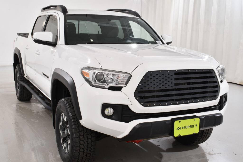 Used 2017 Toyota Tacoma TRD Off-Road w/ Tow Package (A/T) AWD/4WD image 4