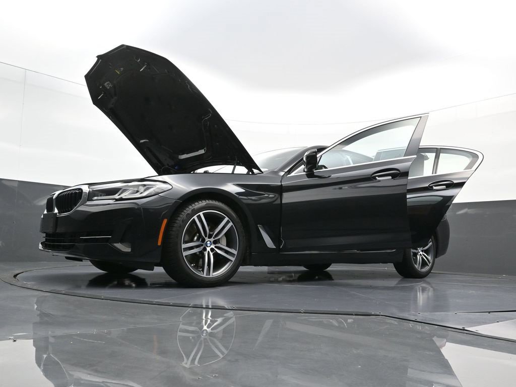 Used 2022 BMW 530i xDrive w/ Convenience Package image 39