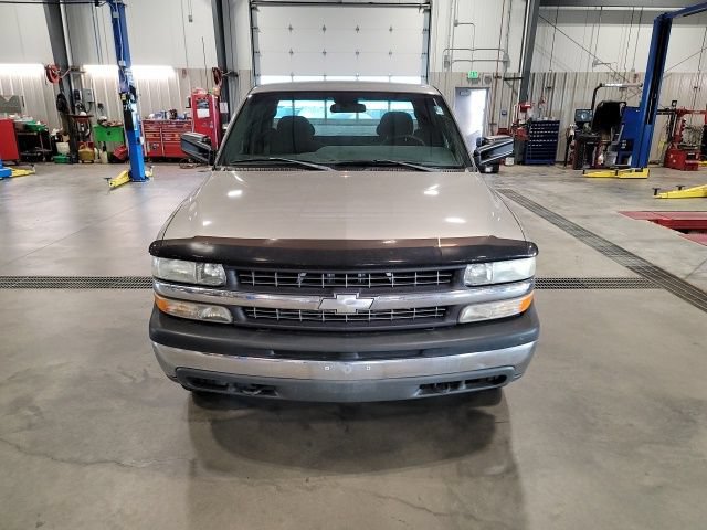 Used 2000 Chevrolet Silverado 2500 LS RWD image 2