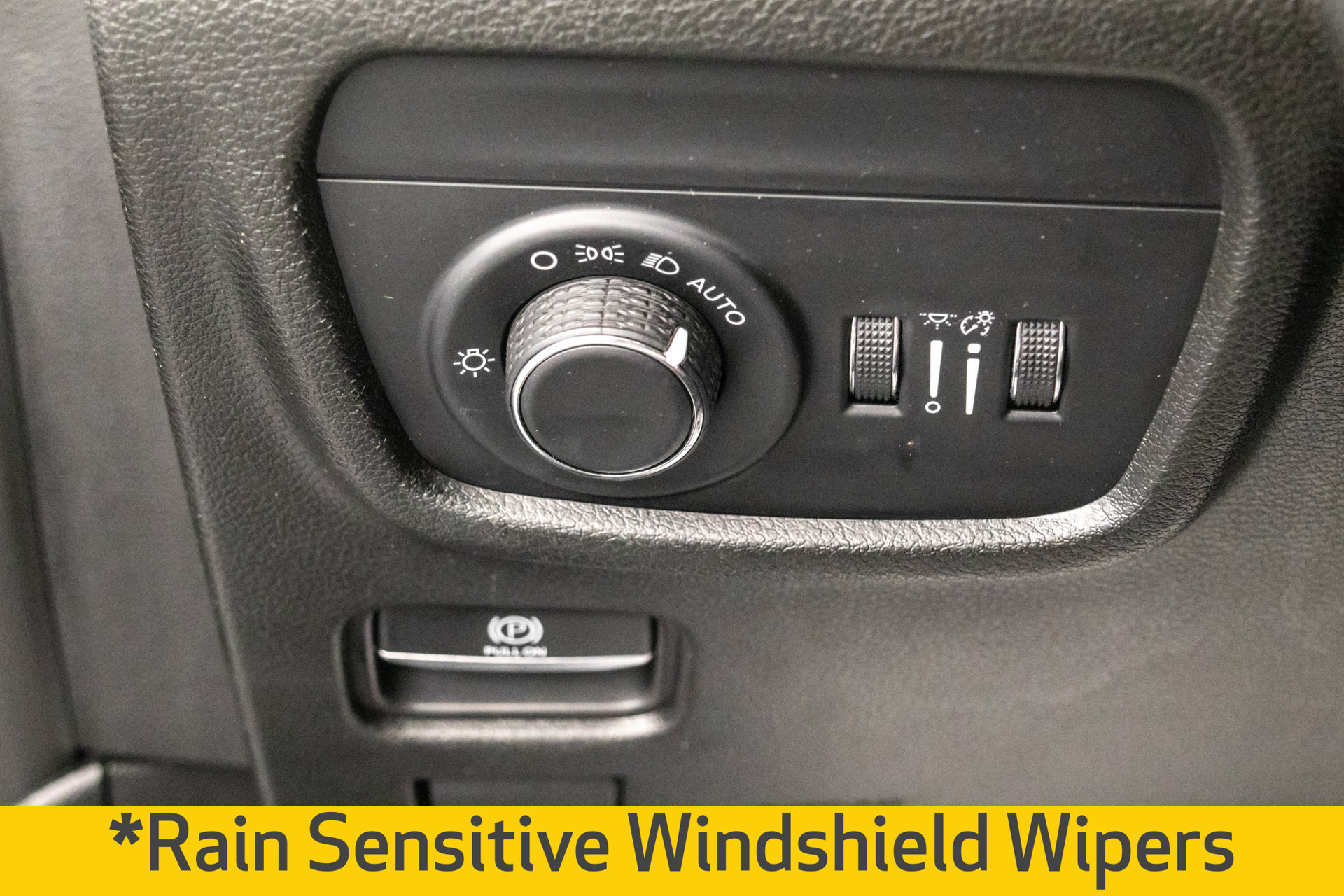 Used 2023 Jeep Grand Cherokee Altitude AWD/4WD image 19