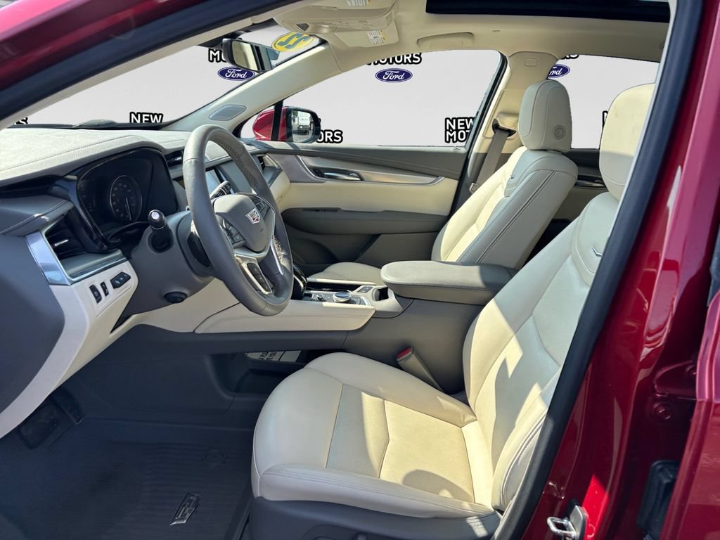 Used 2022 Cadillac XT5 Premium Luxury w/ Technology Package AWD/4WD image 10
