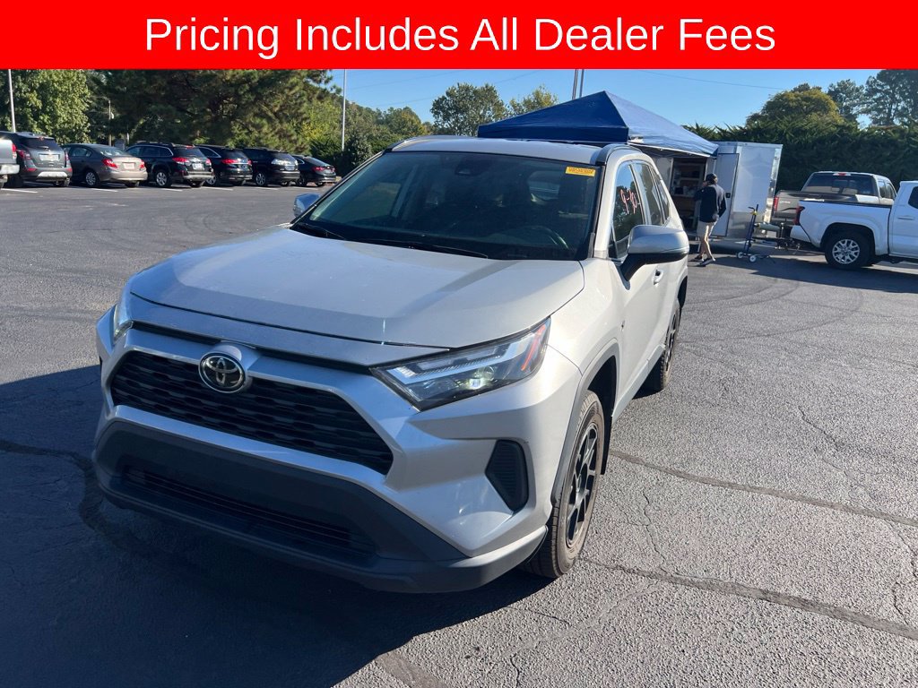 Used 2024 Toyota RAV4 XLE FWD image 8
