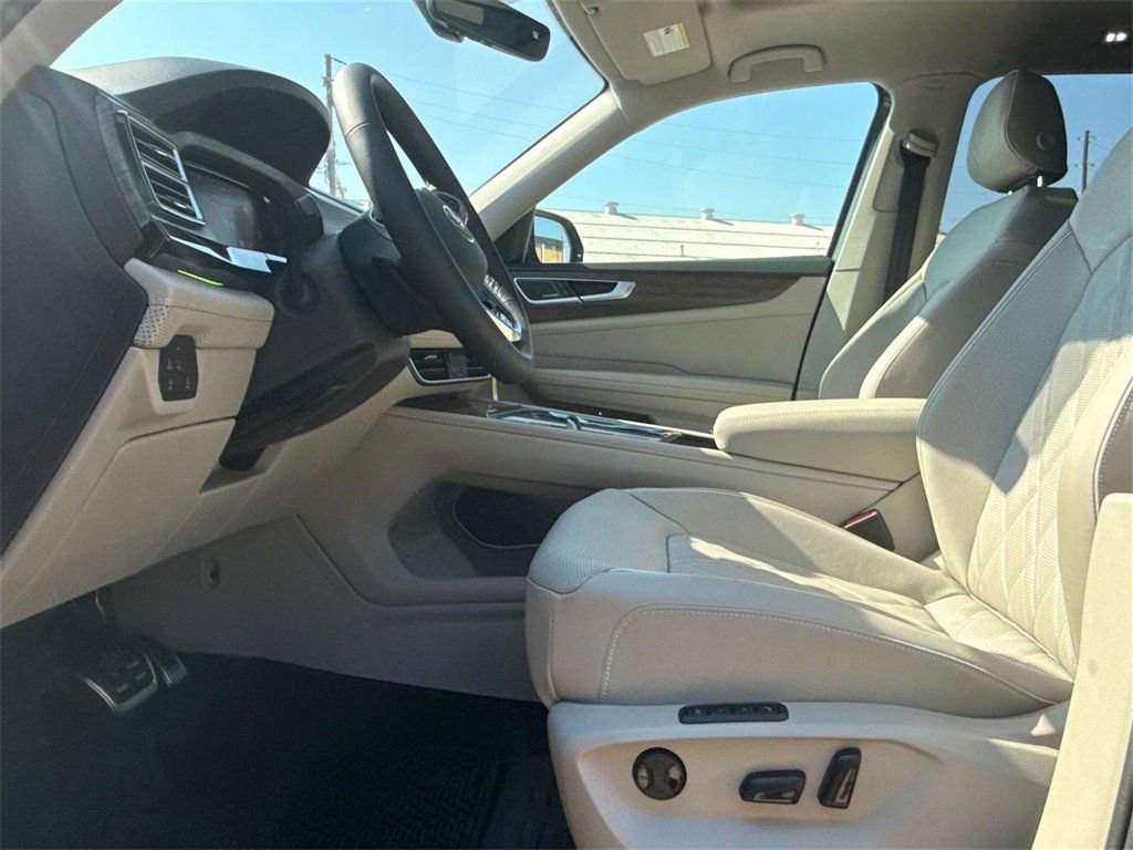 New 2026 Volkswagen Atlas SEL Premium R-Line image 11