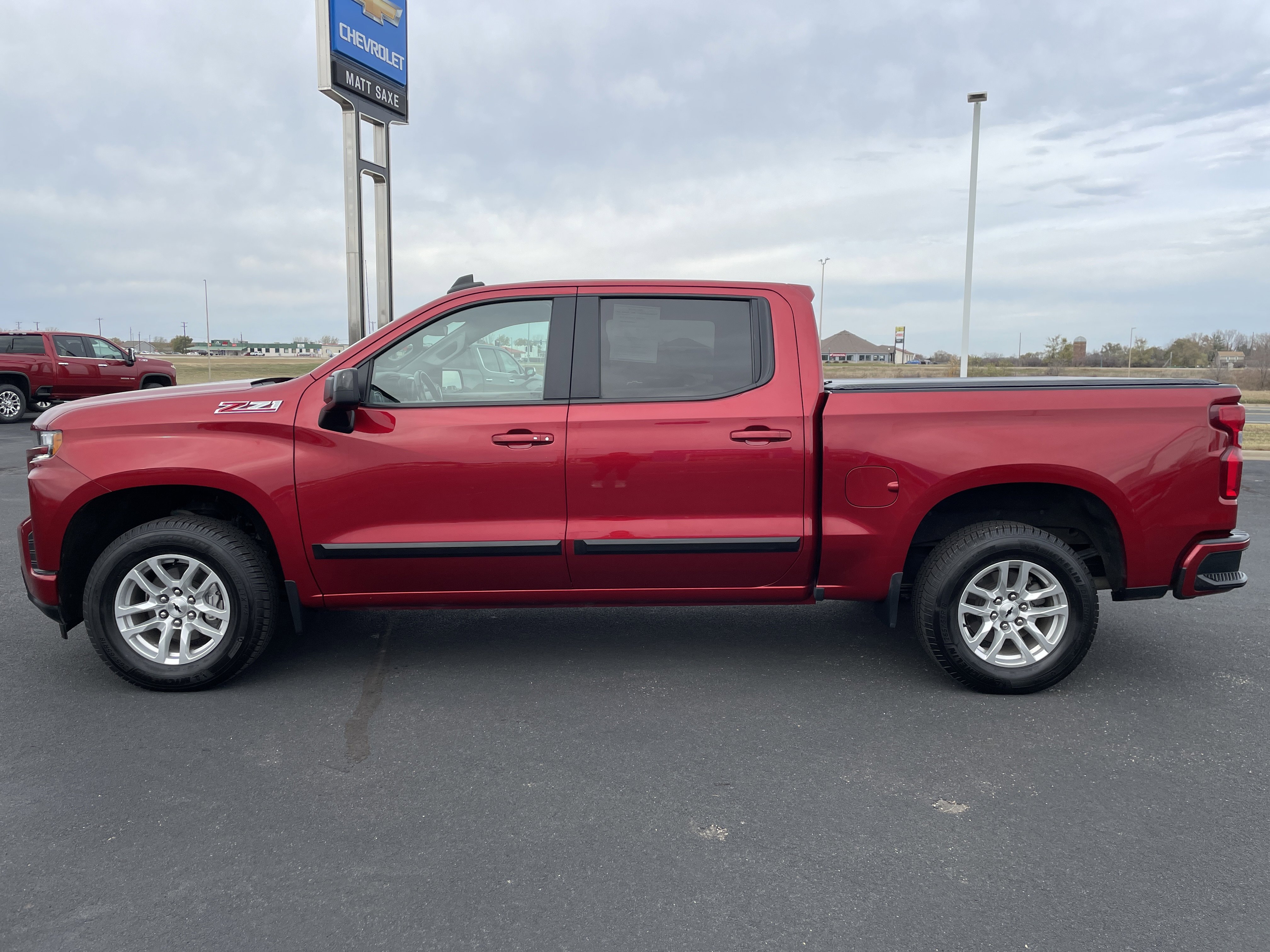 Used 2021 Chevrolet Silverado 1500 RST image 2