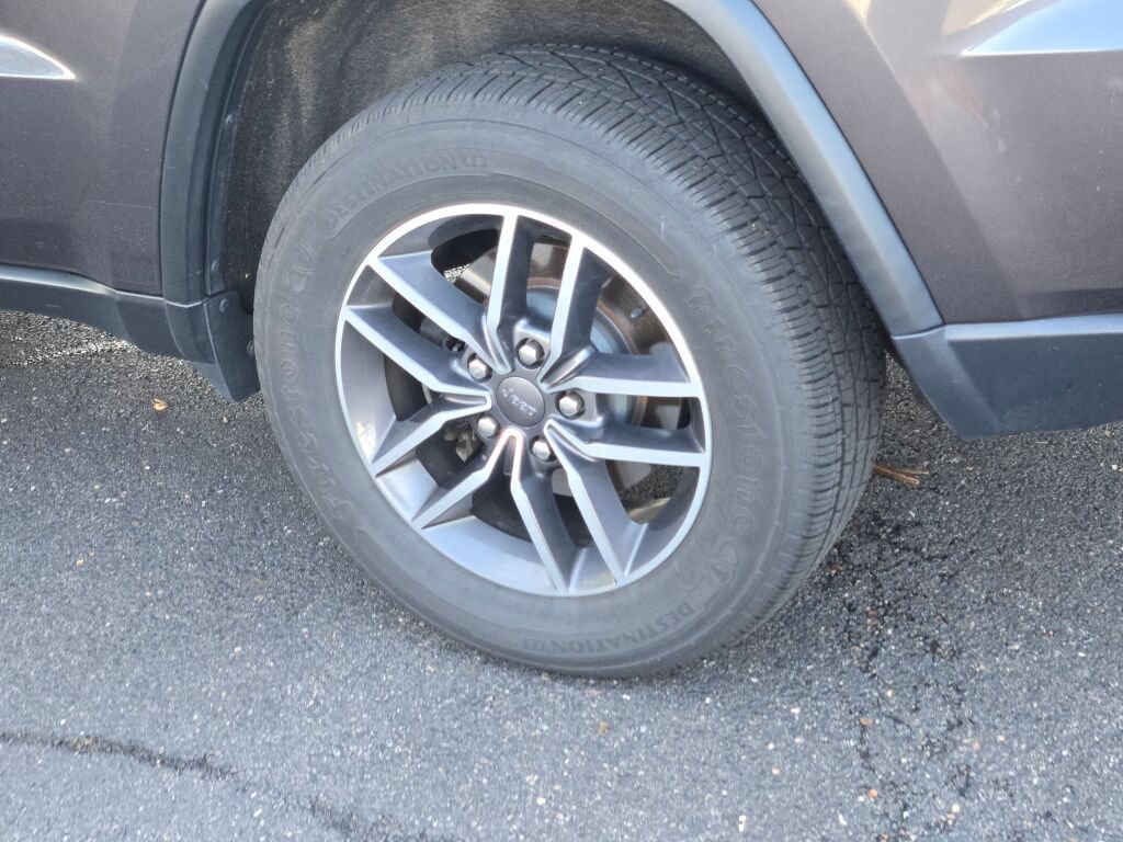 Used 2019 Jeep Grand Cherokee Limited AWD/4WD image 10