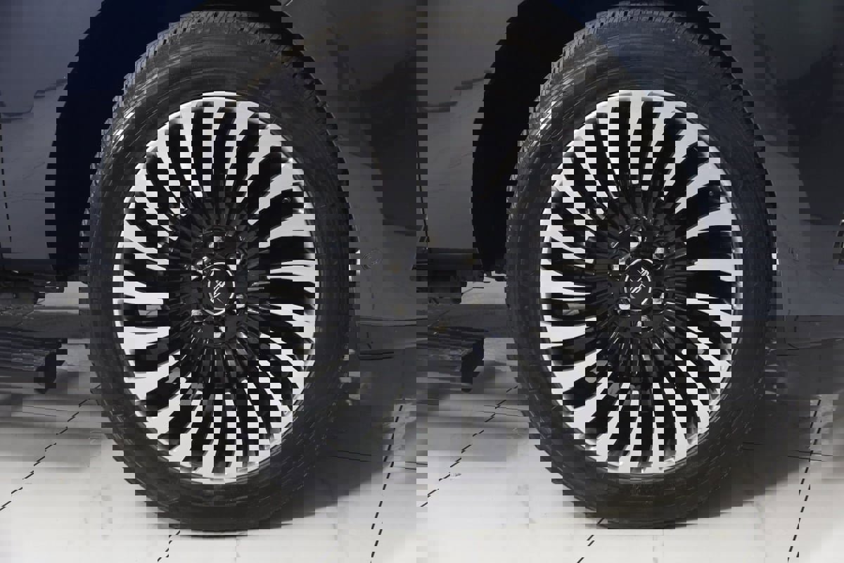 Used 2021 Lincoln Navigator L Black Label AWD/4WD image 18