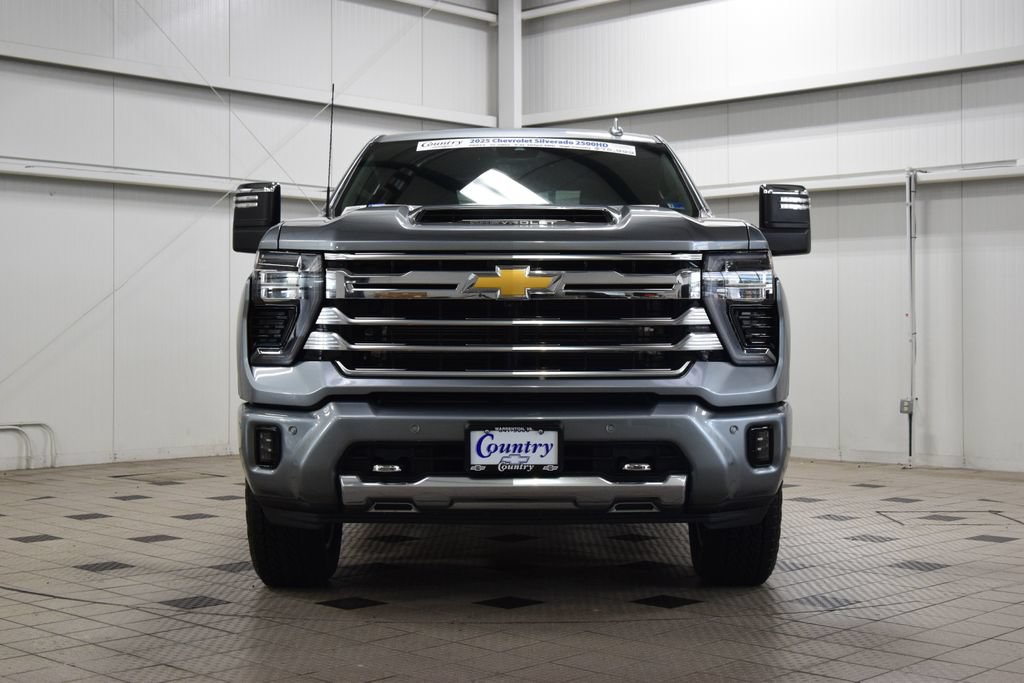Used 2025 Chevrolet Silverado 2500 High Country w/ Technology Package AWD/4WD image 2
