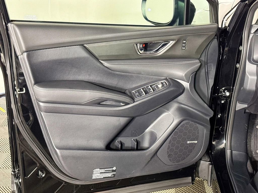 New 2025 Subaru Ascent Limited image 11