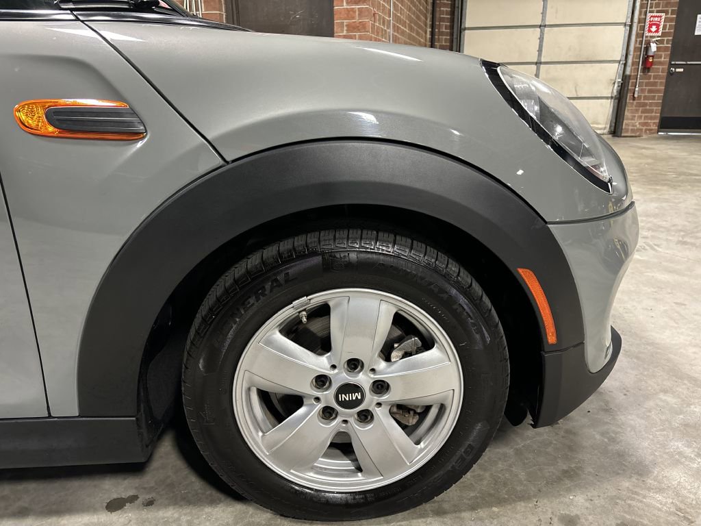 Used 2019 MINI Cooper 2-Door Hardtop w/ Storage Package image 26