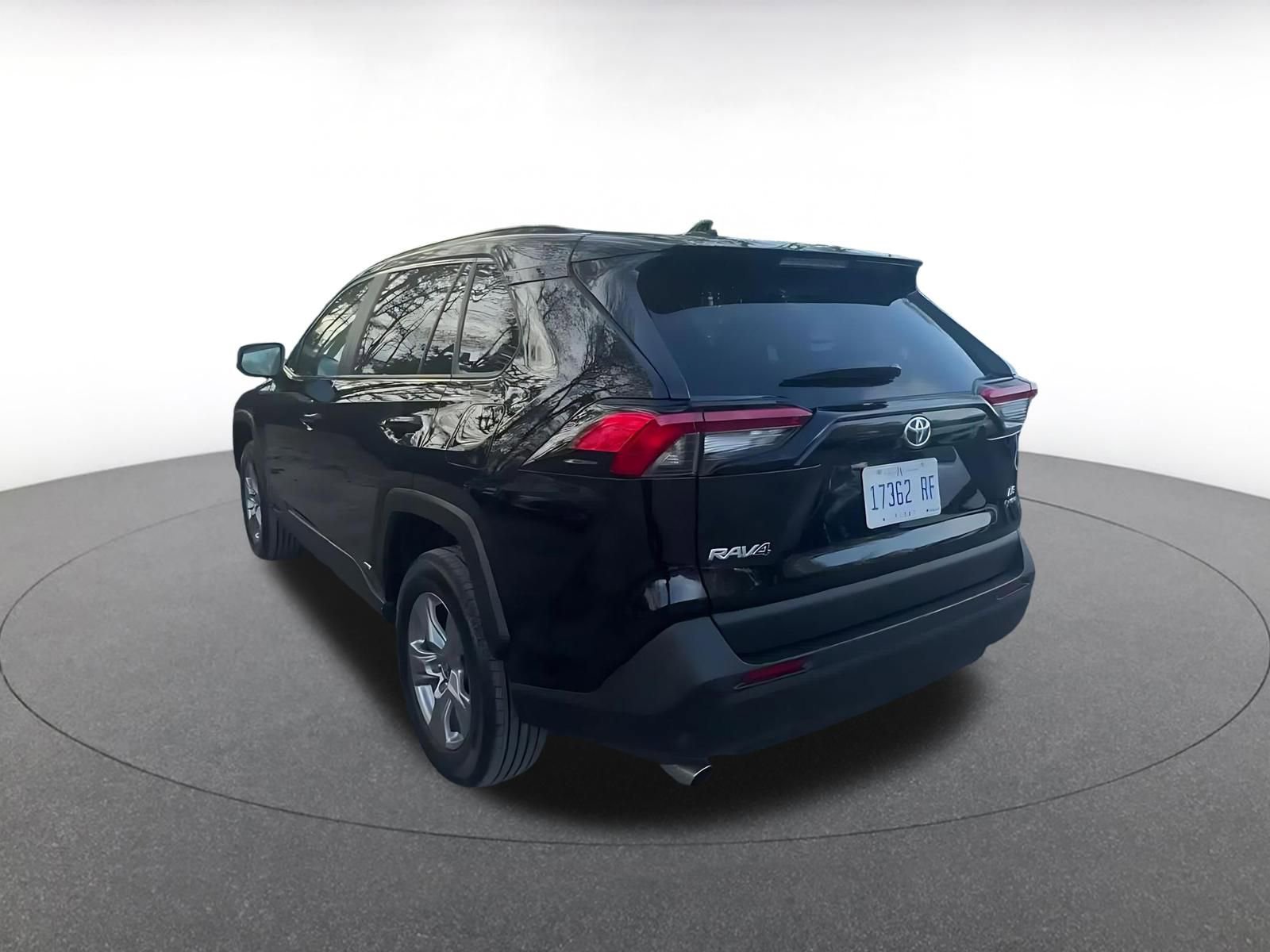 Used 2025 Toyota RAV4 LE AWD/4WD image 11