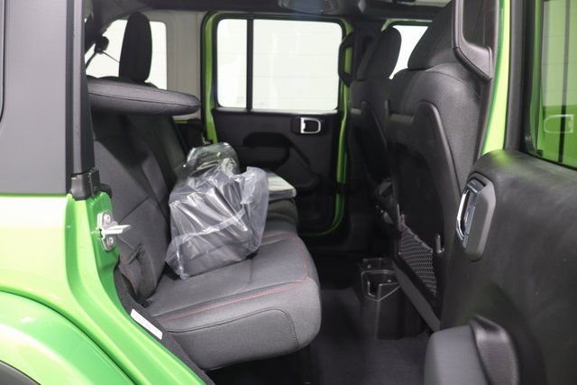 New 2026 Jeep Wrangler Unlimited Rubicon w/ Technology Group image 15