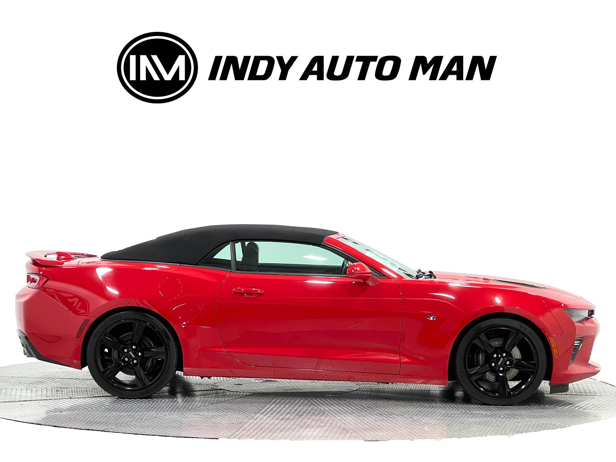Used 2018 Chevrolet Camaro SS RWD image 3