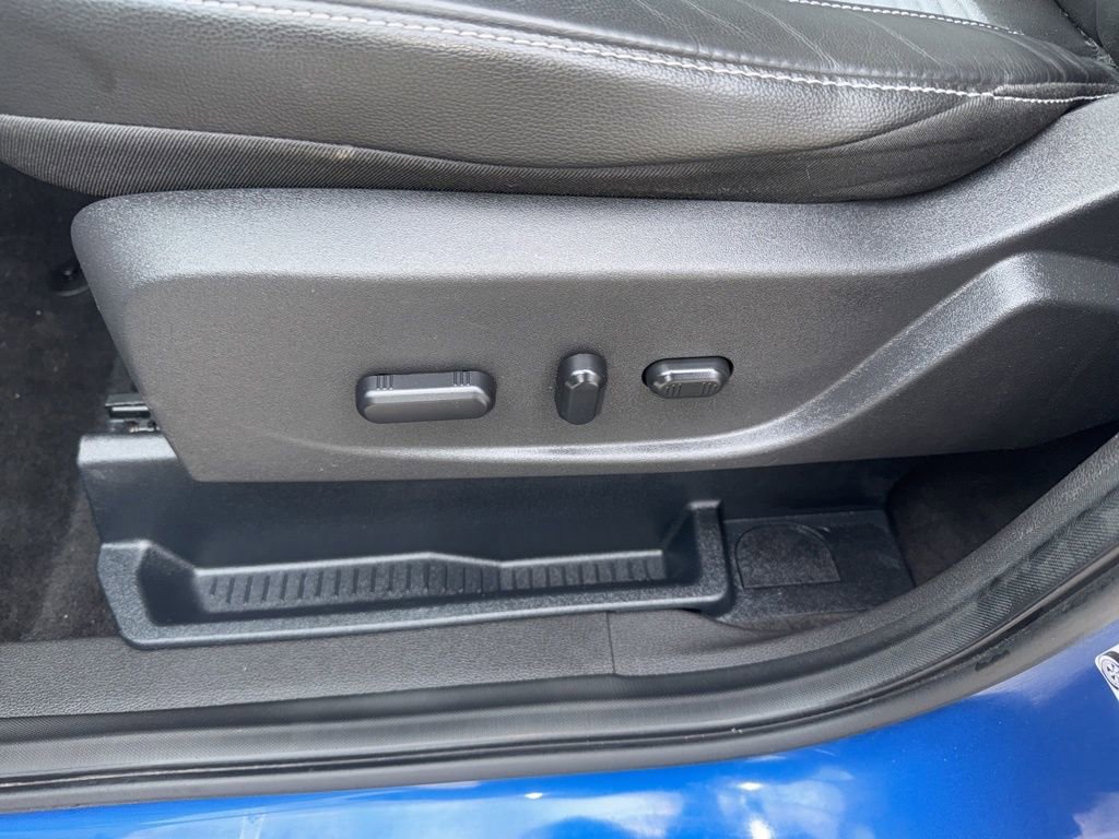 Used 2017 Ford Escape Titanium image 12