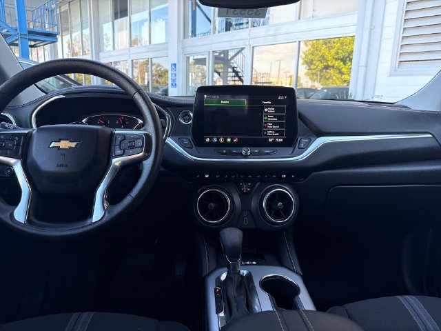 Used 2025 Chevrolet Blazer LT w/ Convenience Package FWD image 13