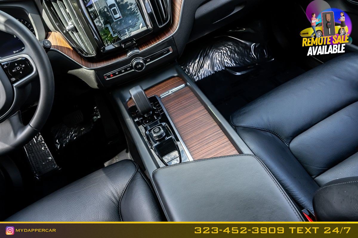 Used 2023 Volvo XC60 B5 Plus AWD/4WD image 23